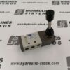Mechanical distributor 5/2-1/8 bistable 90 angle