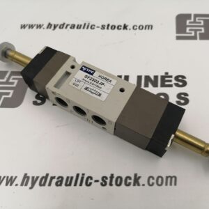 Electromagnetic distributor 5/3-1/8