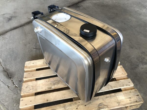 Hydraulic oil tank, side mounting 150 ltr. Aluminium 63x71x40