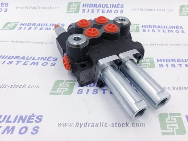 Hydraulic DCV 2-section, max flow rate 40L, w/joystick