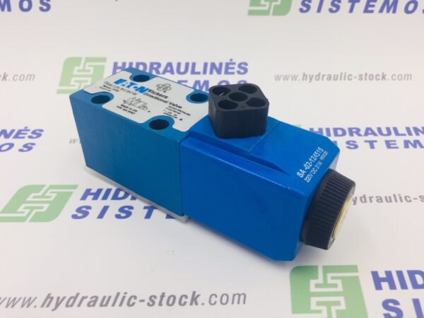 Solenoid-operated directional valve NG6 4/2, spool type 2AL X-II, 220 VDC, DG4V-3 2AL MUSA760 Danfos