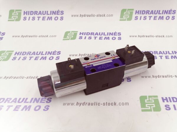 Solenoid-operated directional valve NG6 4/3, spool type 8C P-T-A-B, 220 VAC, DG4V-3 8C VMUC661 Hydro